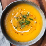 Kürbissuppe mit Kokosmilch und Ingwer